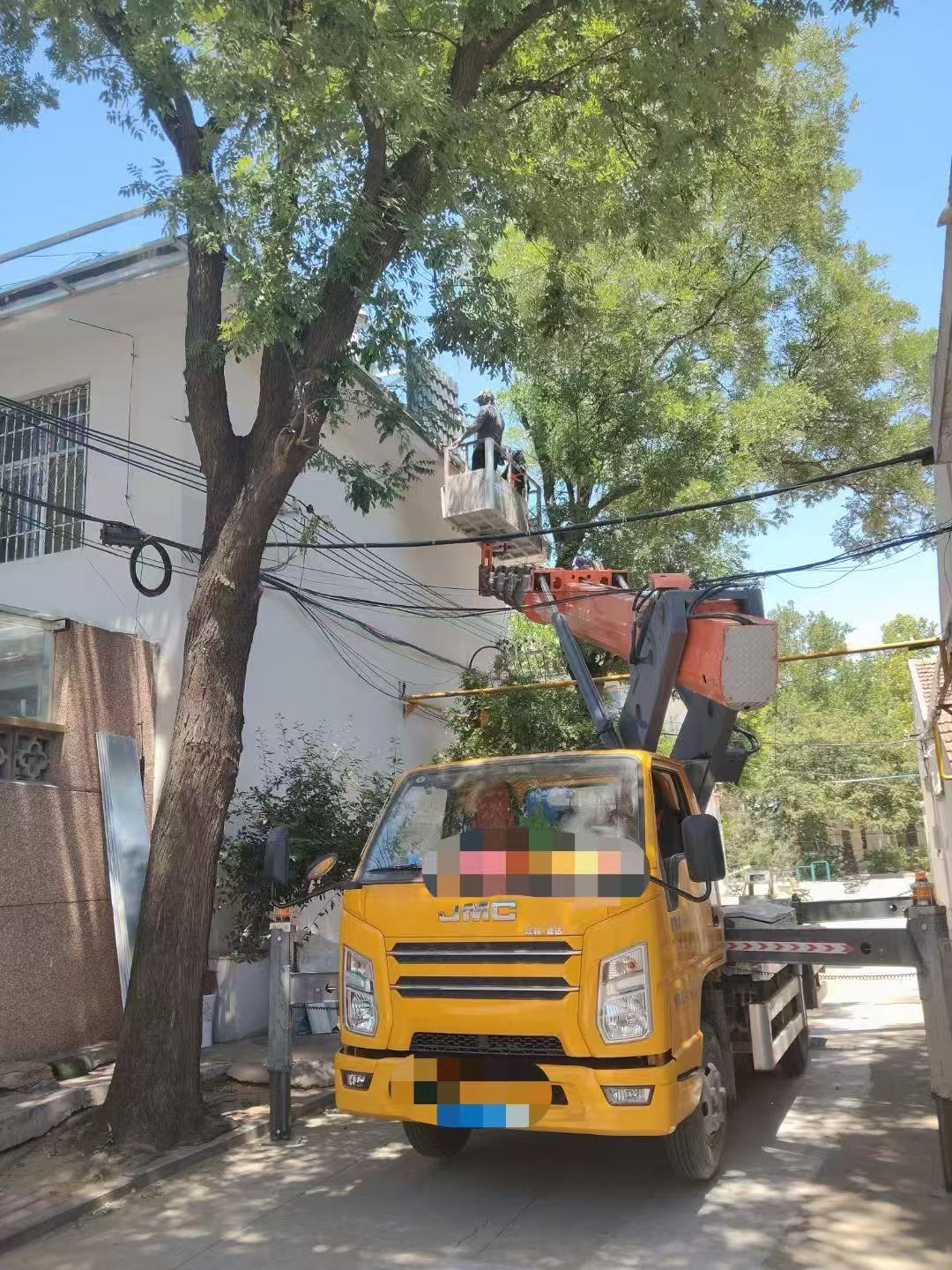 姚安县高空作业车能吊装重物吗？最大承载多少公斤？